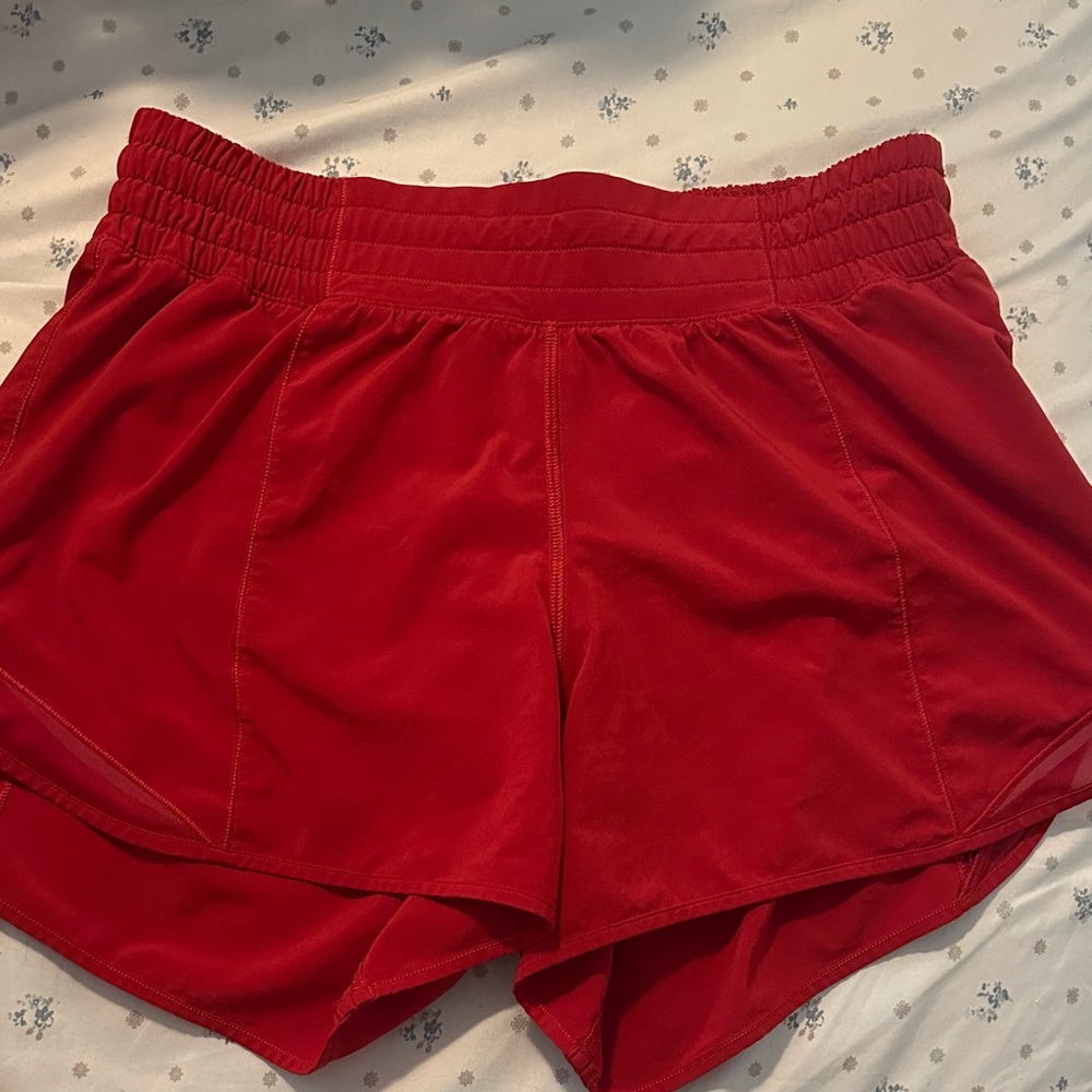 Lululemon red 4 inch hi rise hotty hots